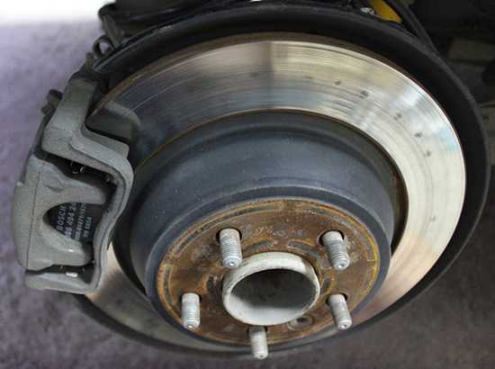 Замена задних и передних тормозных дисков ford focus 2